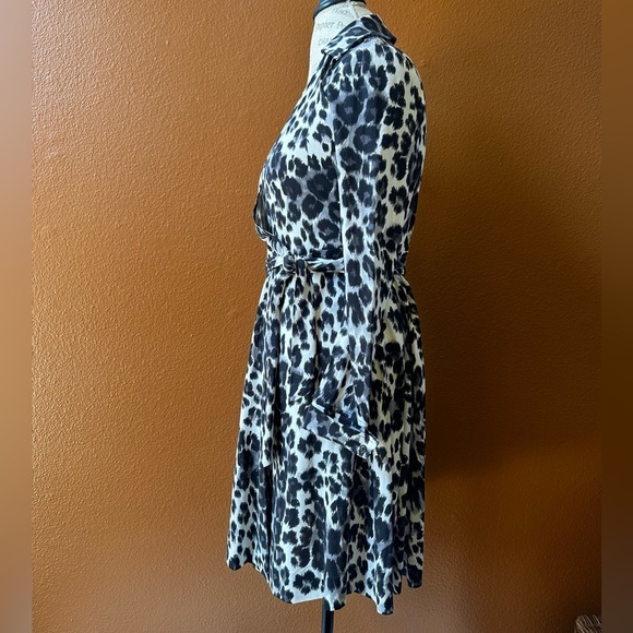 Diane Von Furstenberg “Jeanne” Silk Jersey Wrap
Dress Animal Print Size XS NWOT! - Picture 5 of 11